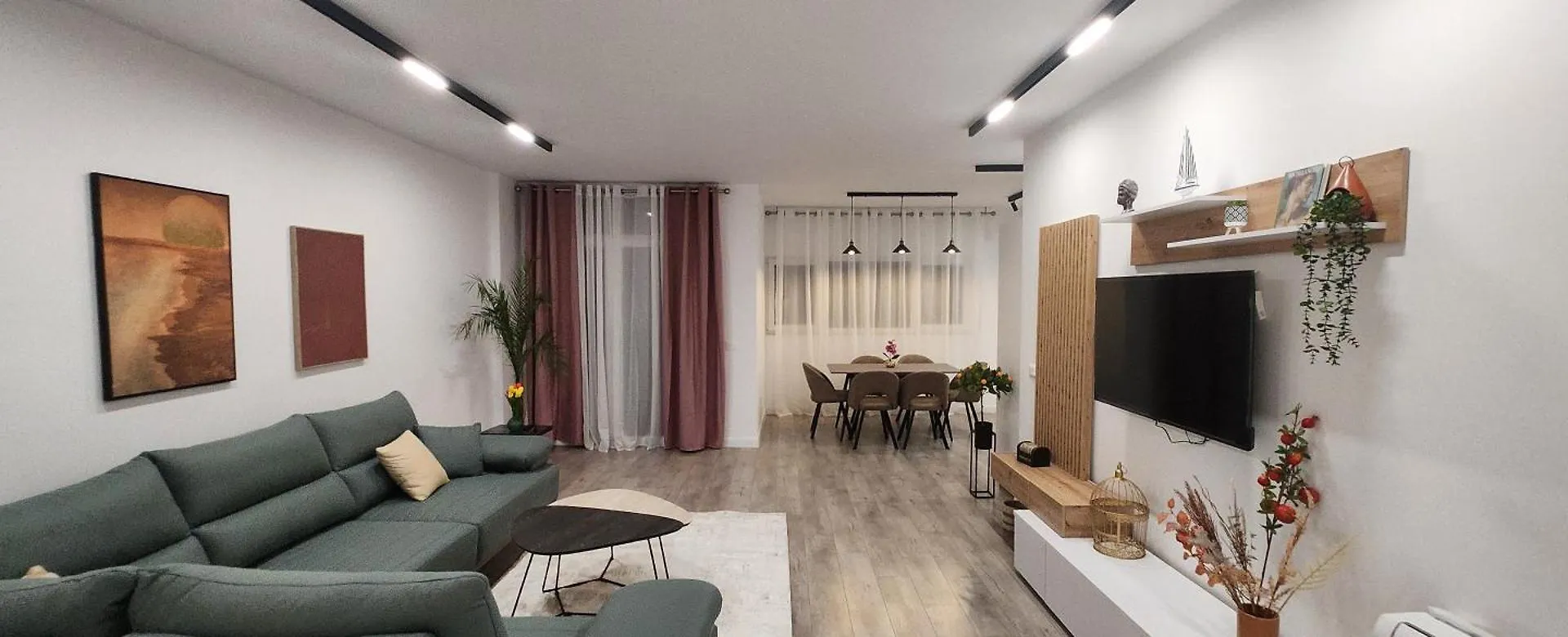 Green Apartment Durres 0*,