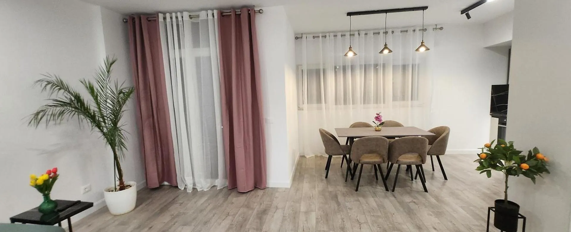 Green Apartment Durres 0*,